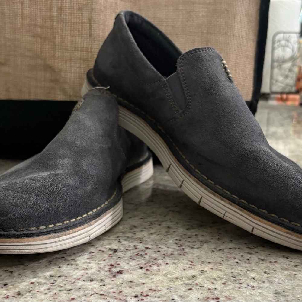 Clarks Ultimate Comfort Collection Dark Gray Suede Loafers Sz 10-1/2